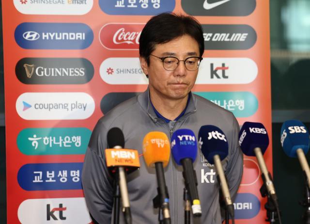 韩国众海外球员无法参赛，令主帅黄善洪成为无缘出线的头号“罪人”.jpg