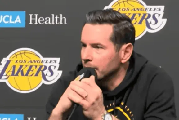 伟德体育官网-雷迪克谈各队打湖人比赛现象：很少遇到对手状态低迷的夜晚